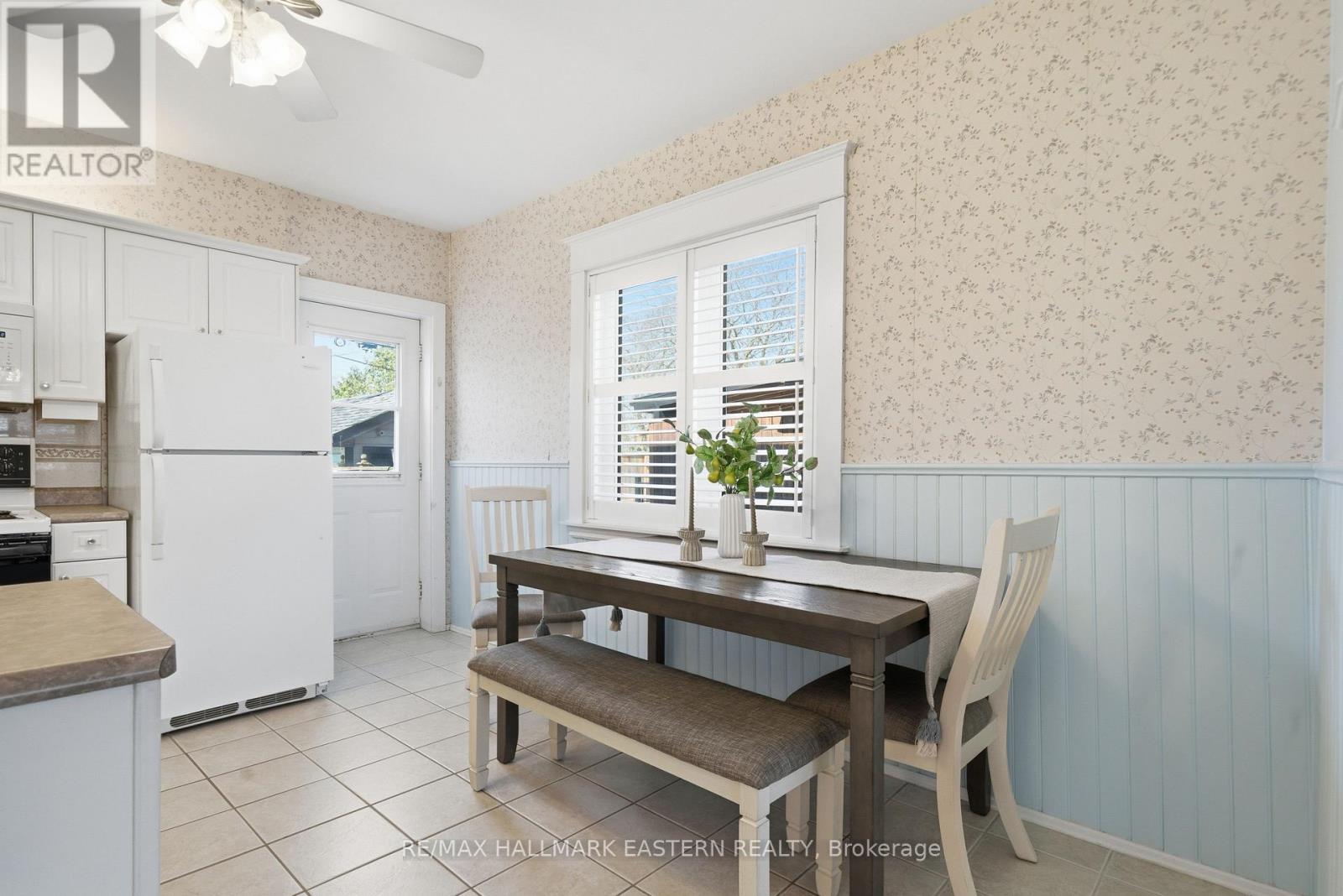 556 Douglas Avenue, Peterborough (Town Ward 3), Ontario  K9J 4L1 - Photo 15 - X13045974