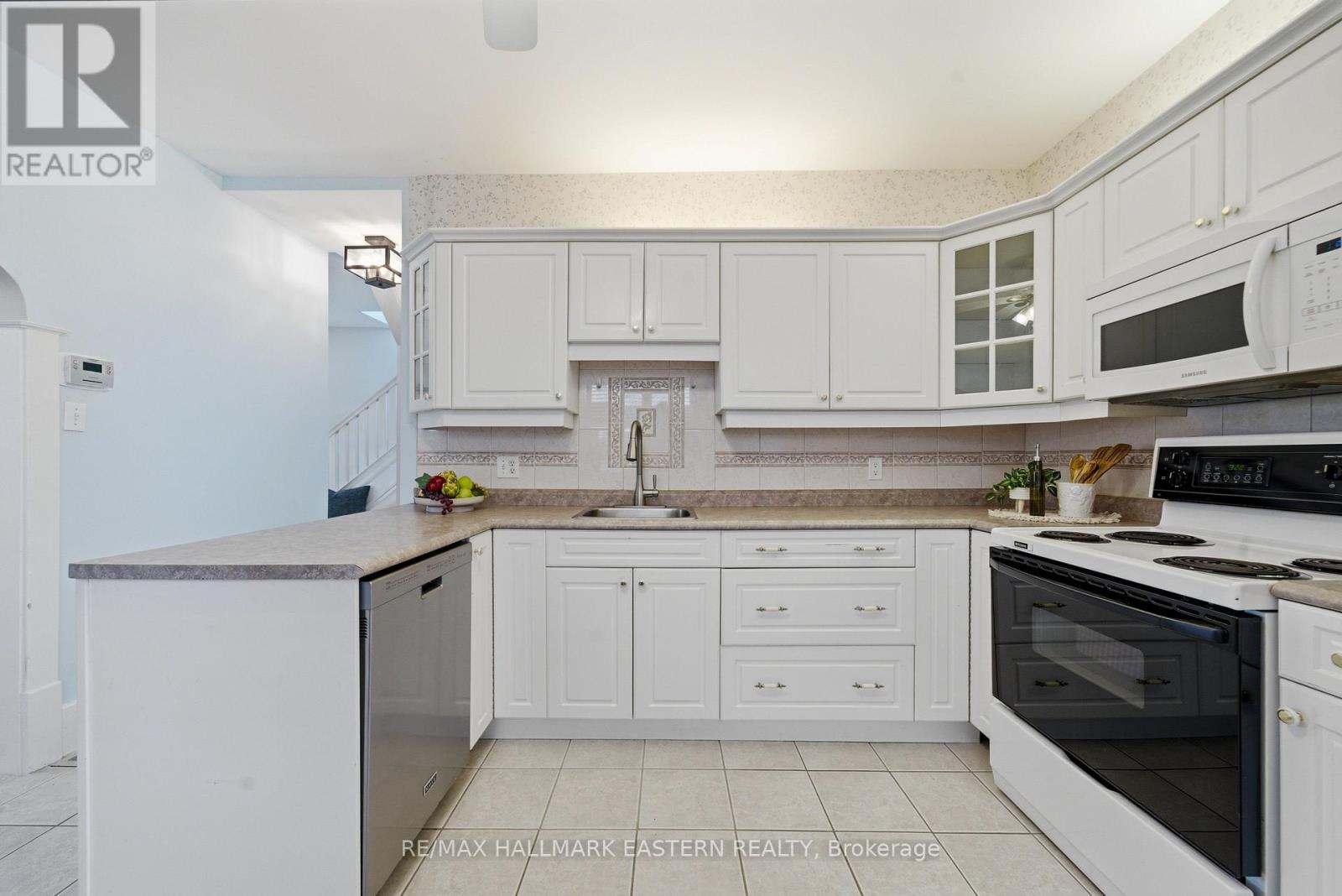 556 Douglas Avenue, Peterborough (Town Ward 3), Ontario  K9J 4L1 - Photo 16 - X13045974