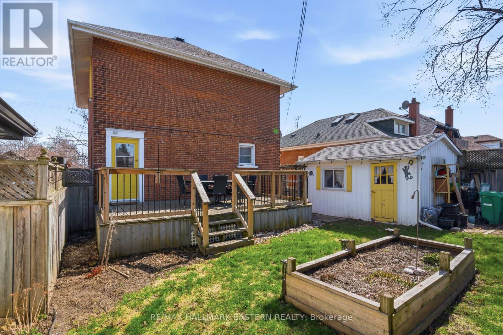 556 Douglas Avenue, Peterborough (Town Ward 3), Ontario  K9J 4L1 - Photo 2 - X13045974