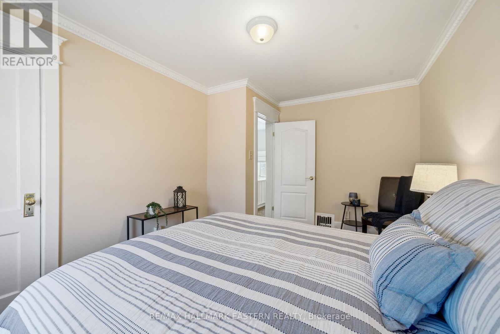 556 Douglas Avenue, Peterborough (Town Ward 3), Ontario  K9J 4L1 - Photo 26 - X13045974