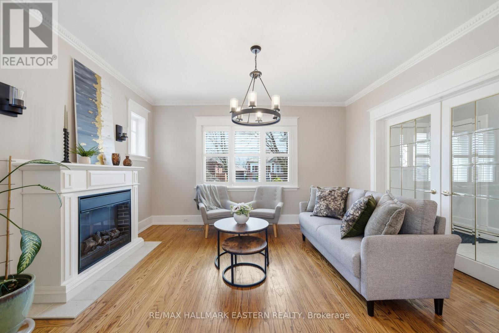 556 Douglas Avenue, Peterborough (Town Ward 3), Ontario  K9J 4L1 - Photo 3 - X13045974