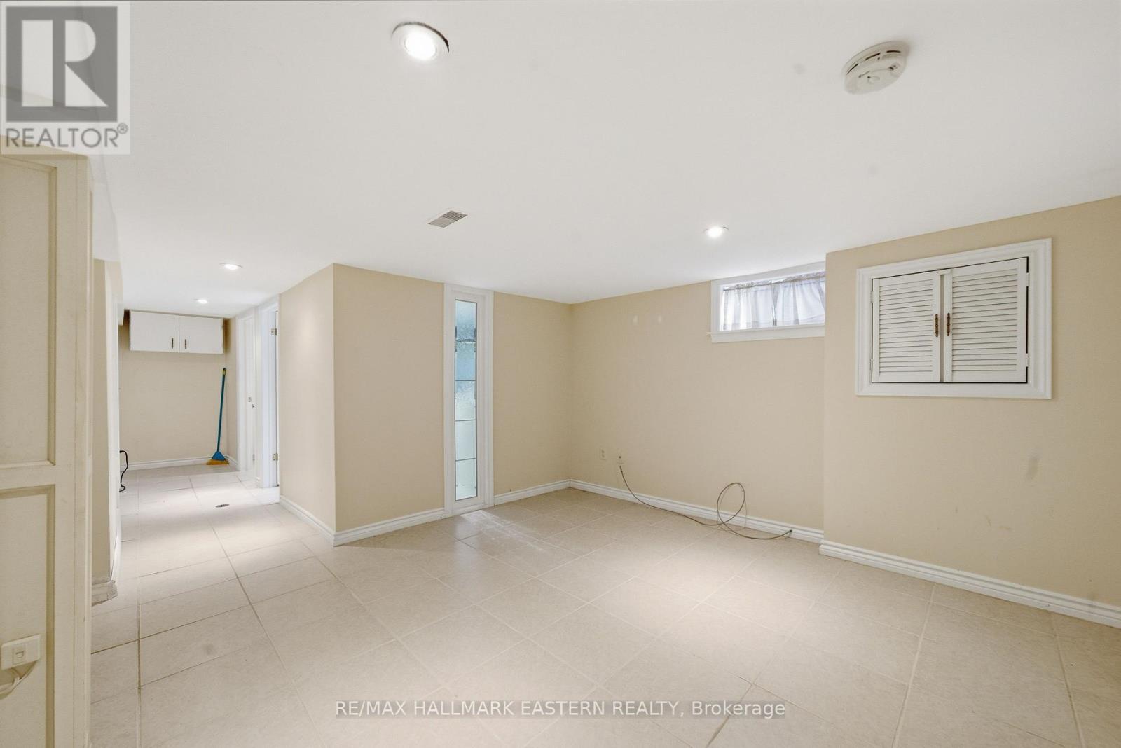 556 Douglas Avenue, Peterborough (Town Ward 3), Ontario  K9J 4L1 - Photo 31 - X13045974