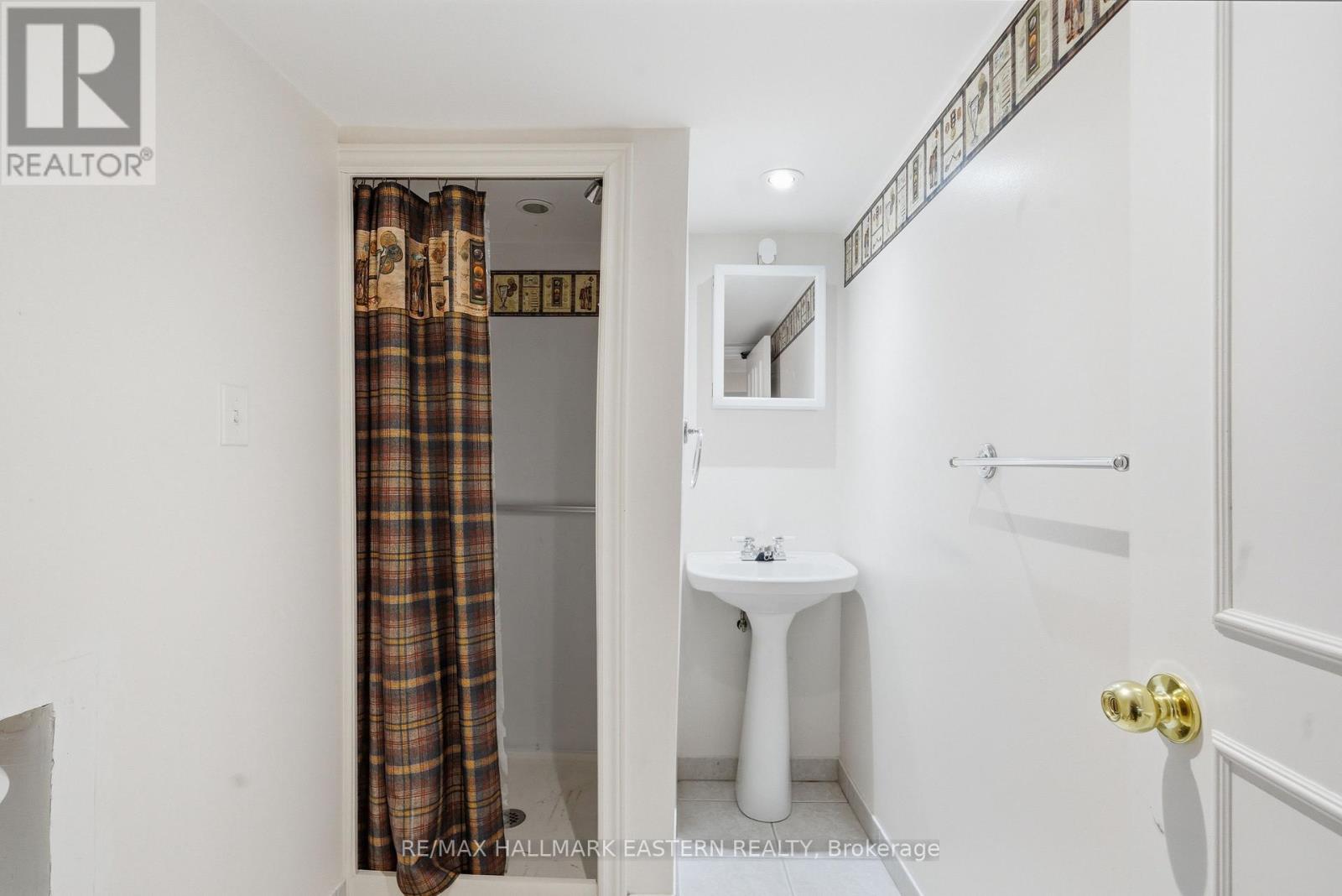 556 Douglas Avenue, Peterborough (Town Ward 3), Ontario  K9J 4L1 - Photo 35 - X13045974