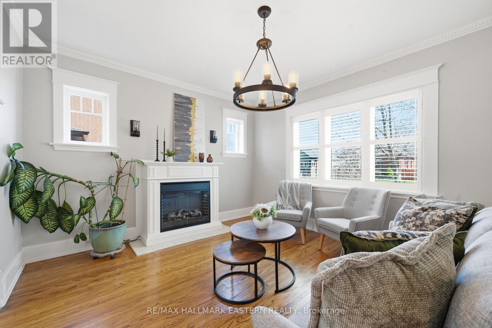 556 Douglas Avenue, Peterborough (Town Ward 3), Ontario  K9J 4L1 - Photo 9 - X13045974