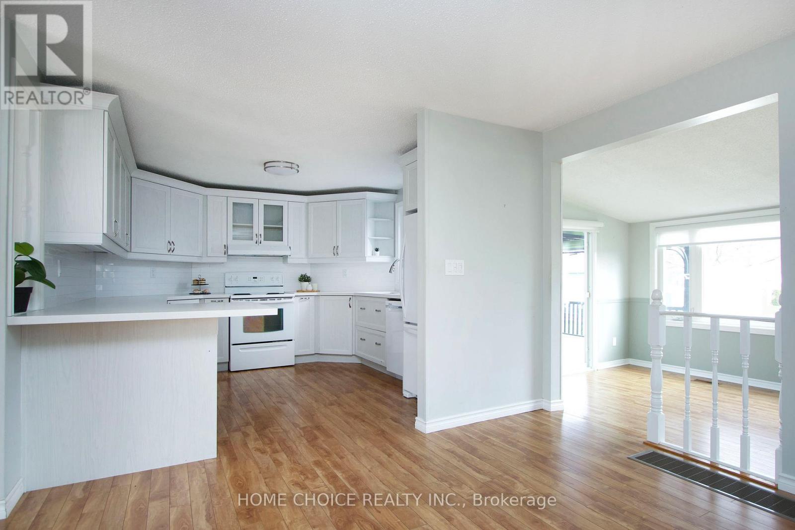 8 Loyalist Court, Clarington (Bowmanville), Ontario  L1B 1A8 - Photo 12 - E13046006