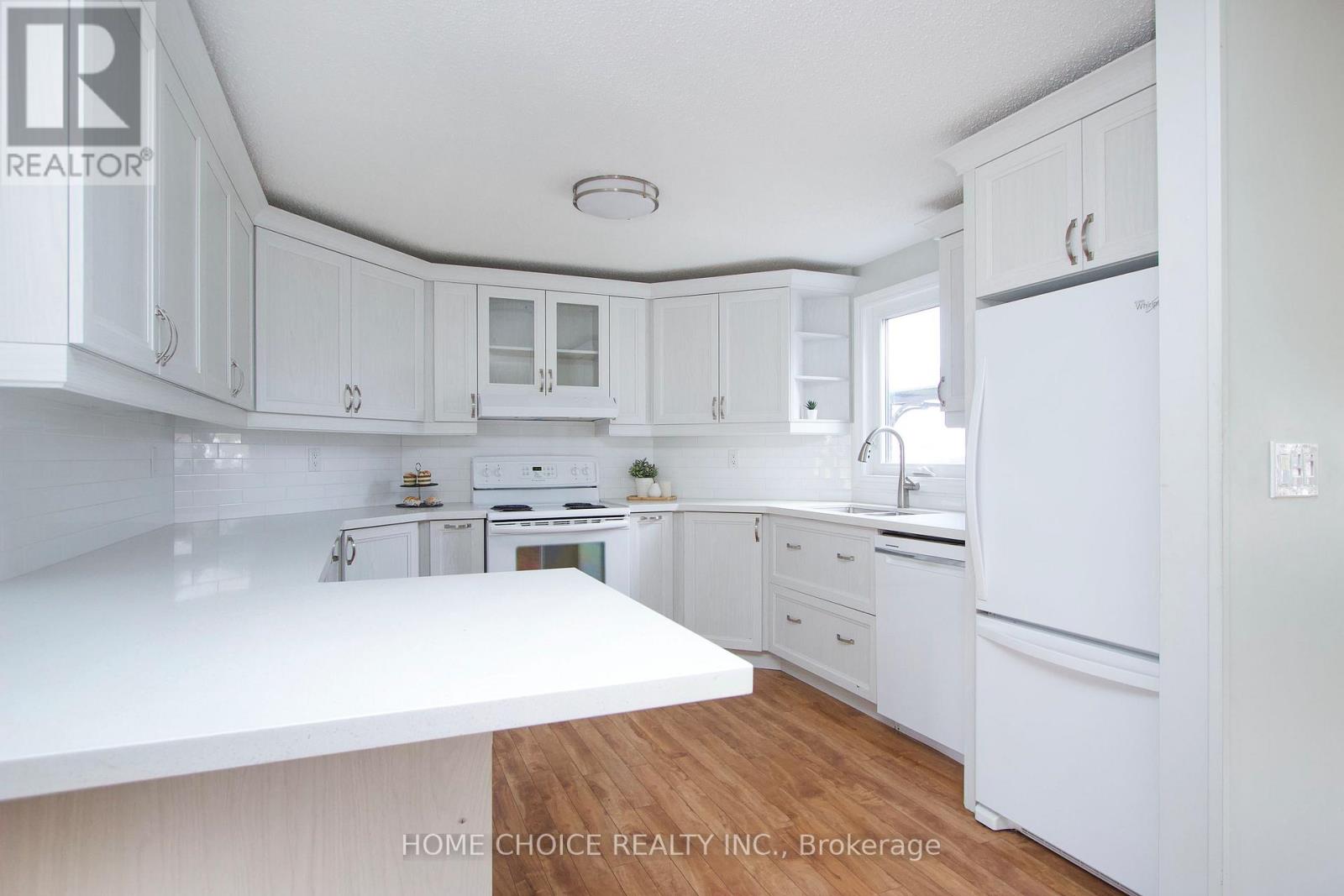 8 Loyalist Court, Clarington (Bowmanville), Ontario  L1B 1A8 - Photo 14 - E13046006