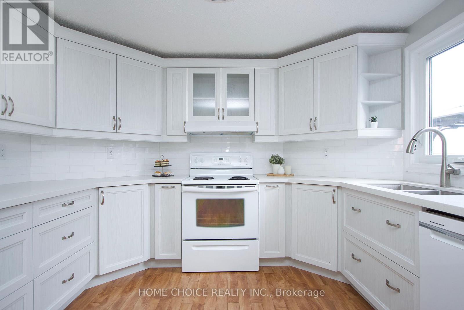 8 Loyalist Court, Clarington (Bowmanville), Ontario  L1B 1A8 - Photo 15 - E13046006