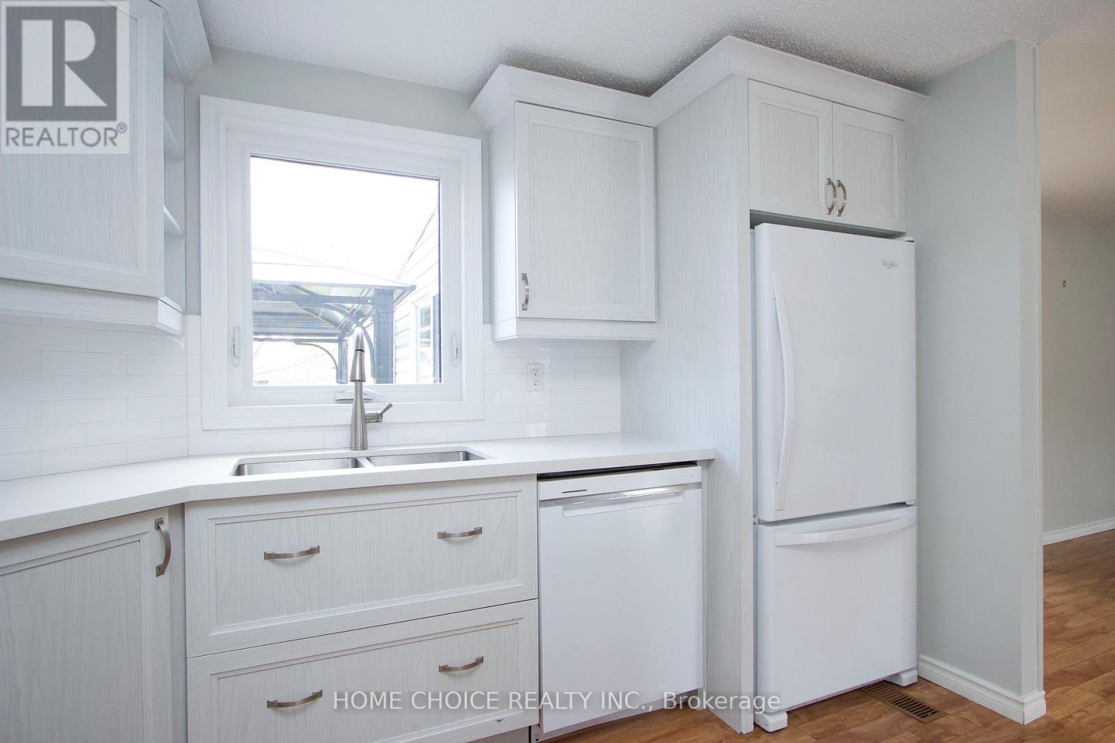 8 Loyalist Court, Clarington (Bowmanville), Ontario  L1B 1A8 - Photo 18 - E13046006