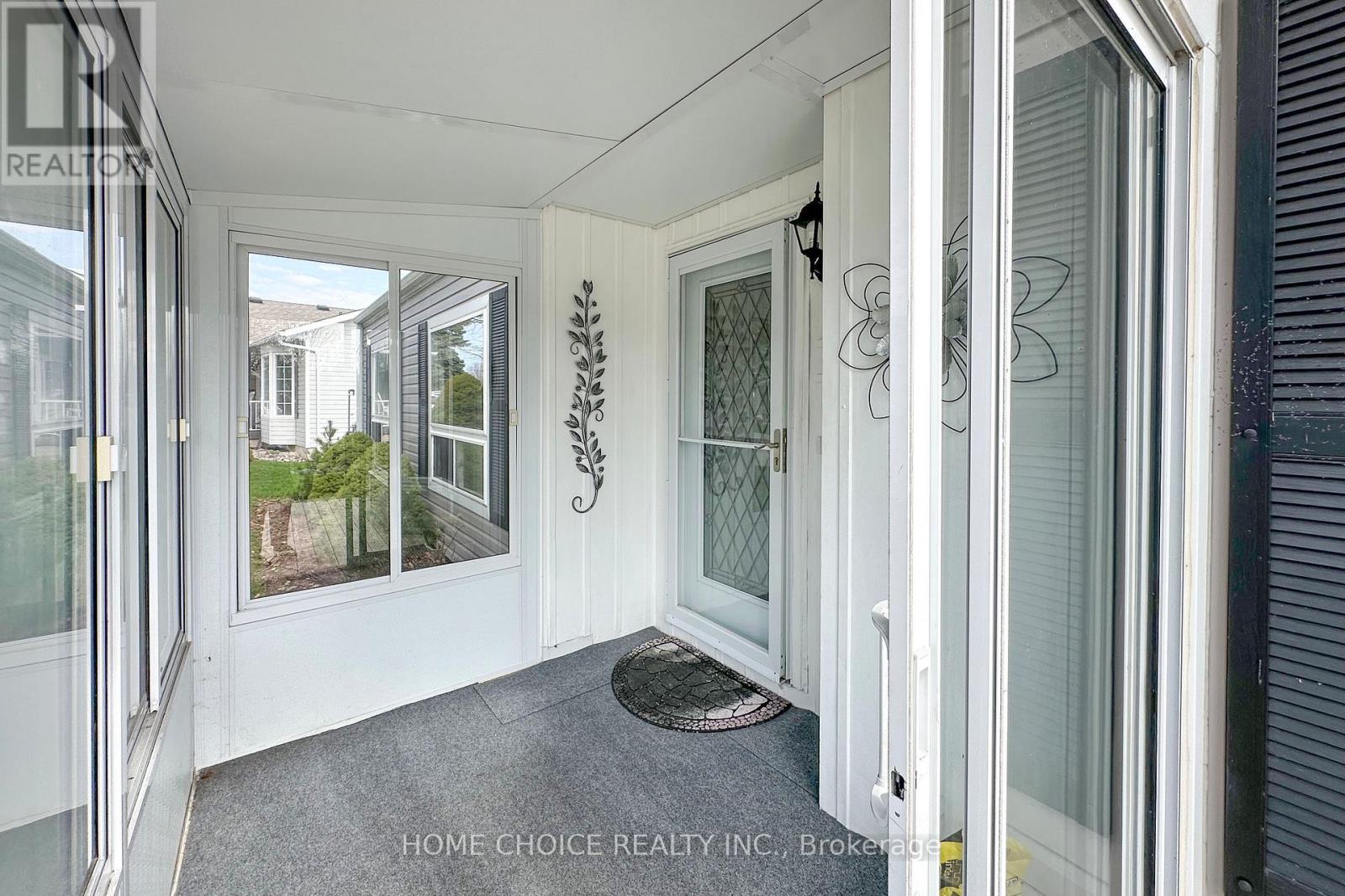 8 Loyalist Court, Clarington (Bowmanville), Ontario  L1B 1A8 - Photo 3 - E13046006