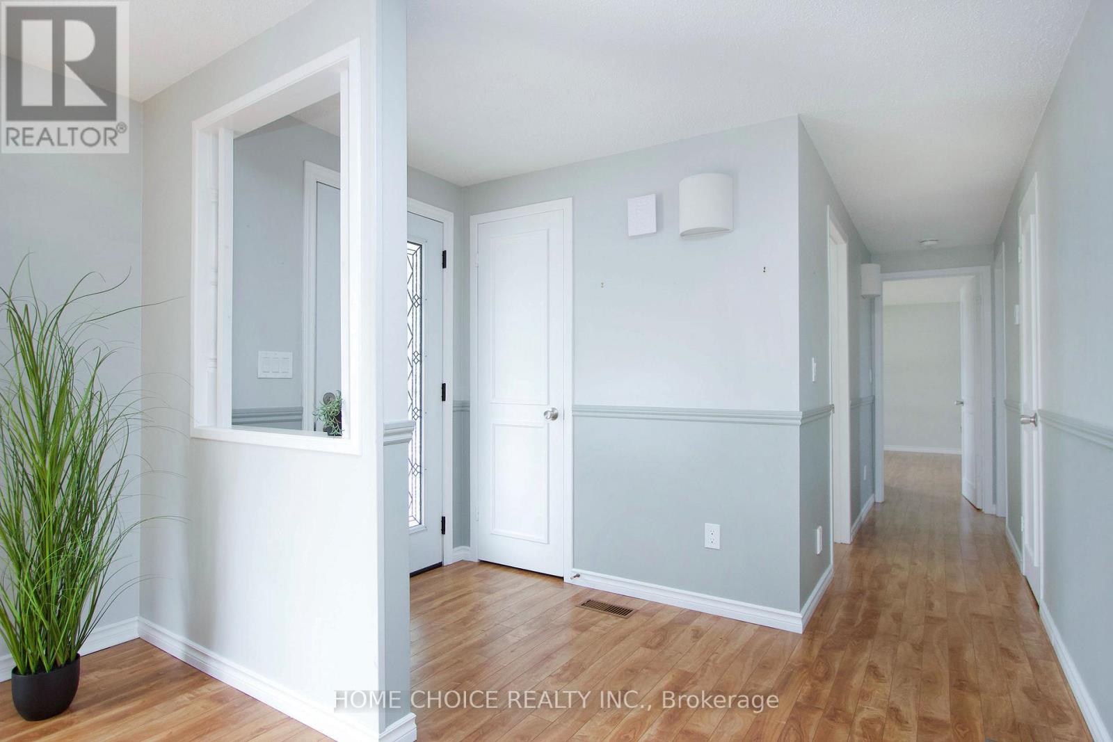 8 Loyalist Court, Clarington (Bowmanville), Ontario  L1B 1A8 - Photo 5 - E13046006