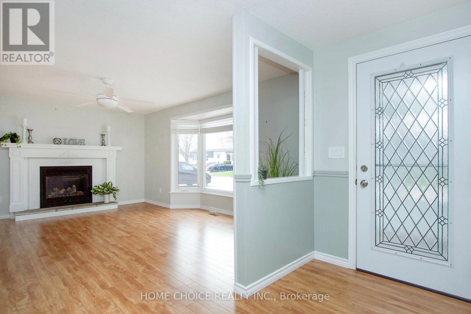 8 Loyalist Court, Clarington (Bowmanville), Ontario  L1B 1A8 - Photo 6 - E13046006