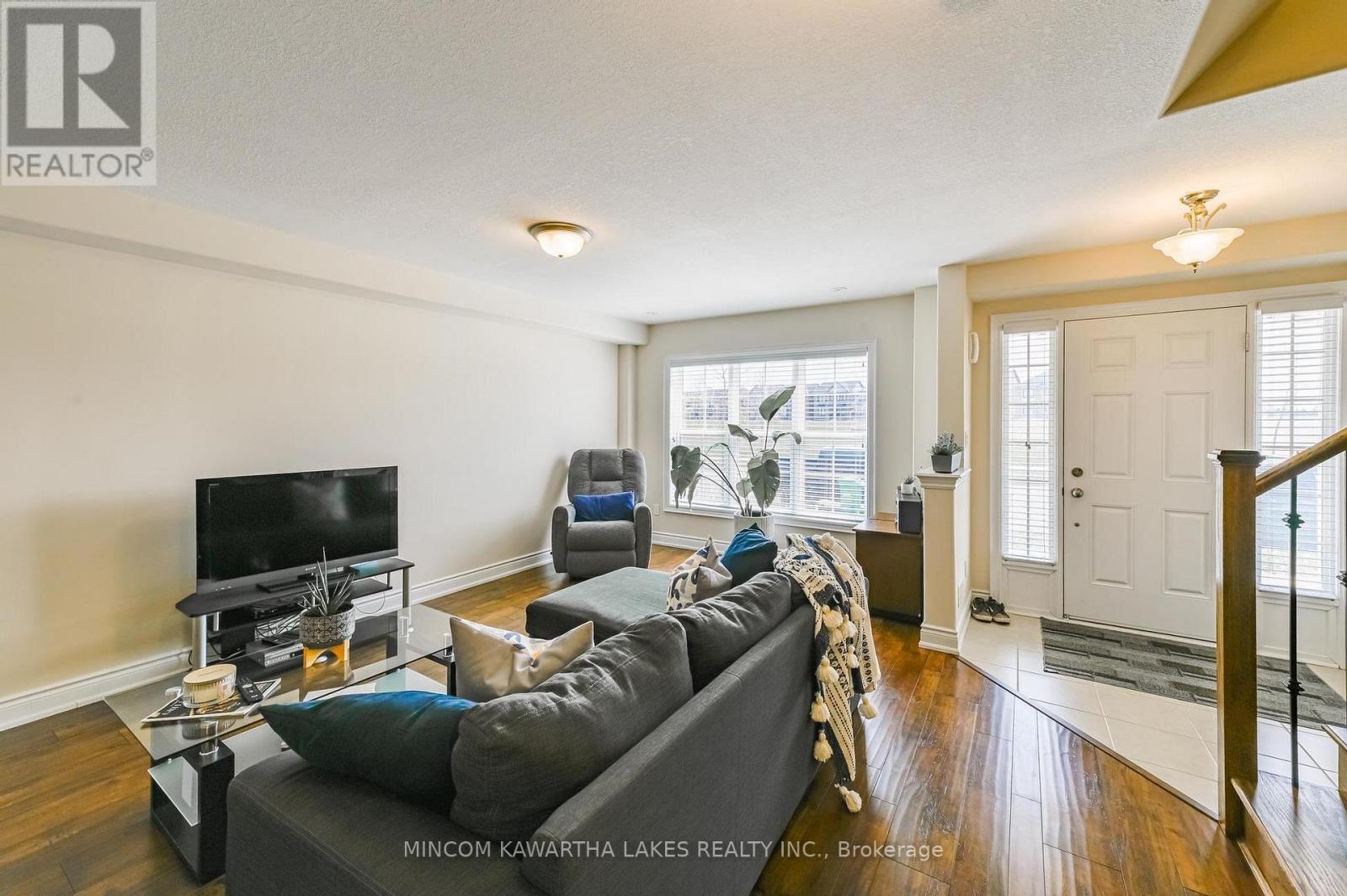 849 Broadway Boulevard, Peterborough (Northcrest Ward 5), Ontario  K9H 7T3 - Photo 4 - X13046394