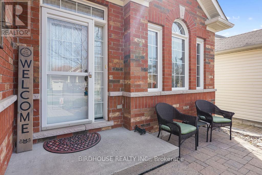 316 Blacksmith Way, Peterborough (Northcrest Ward 5), Ontario  K9L 0B5 - Photo 4 - X13046494