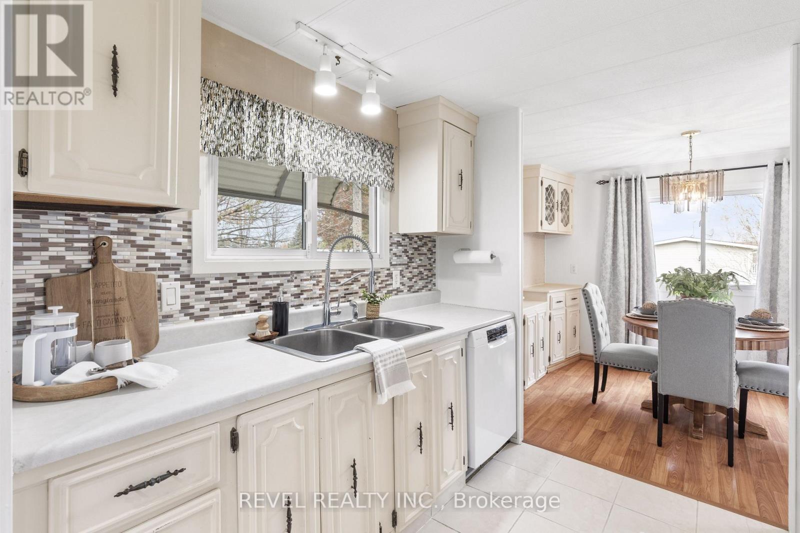 7 Macal Drive, Kawartha Lakes (Lindsay), Ontario  K9V 0H5 - Photo 18 - X13046516