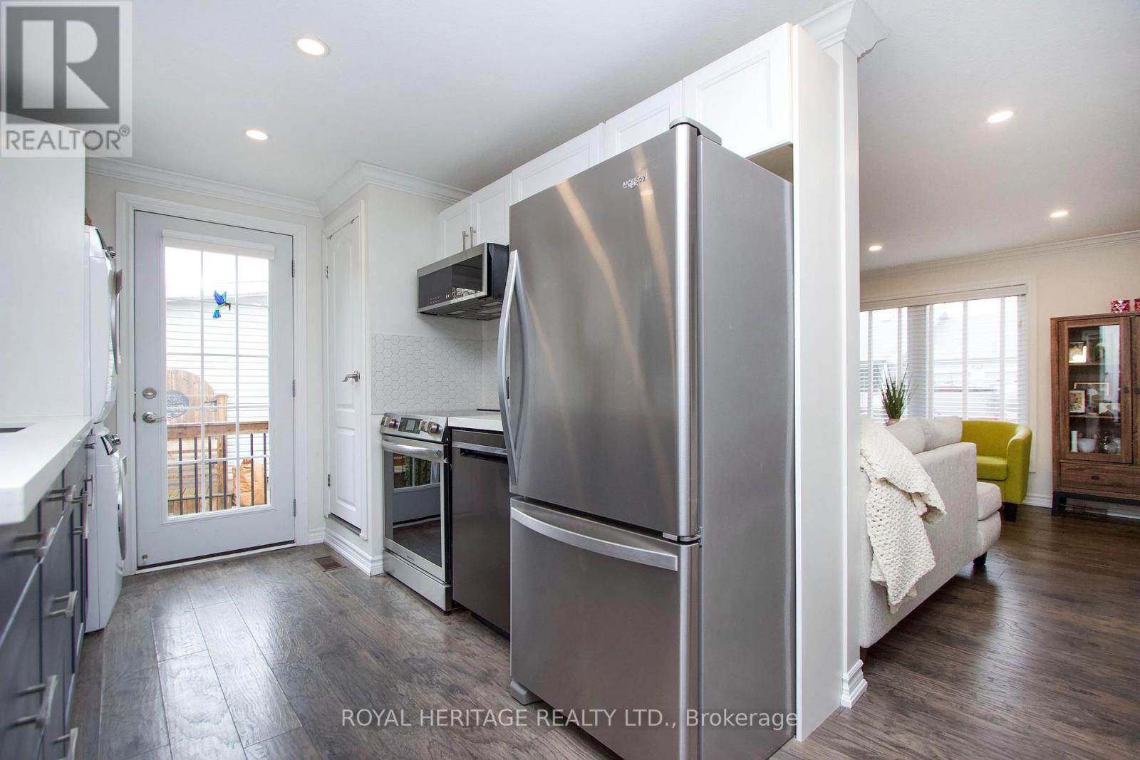 209 Wilmot Trail, Clarington (Newcastle), Ontario  L1B 1A9 - Photo 13 - E13046566