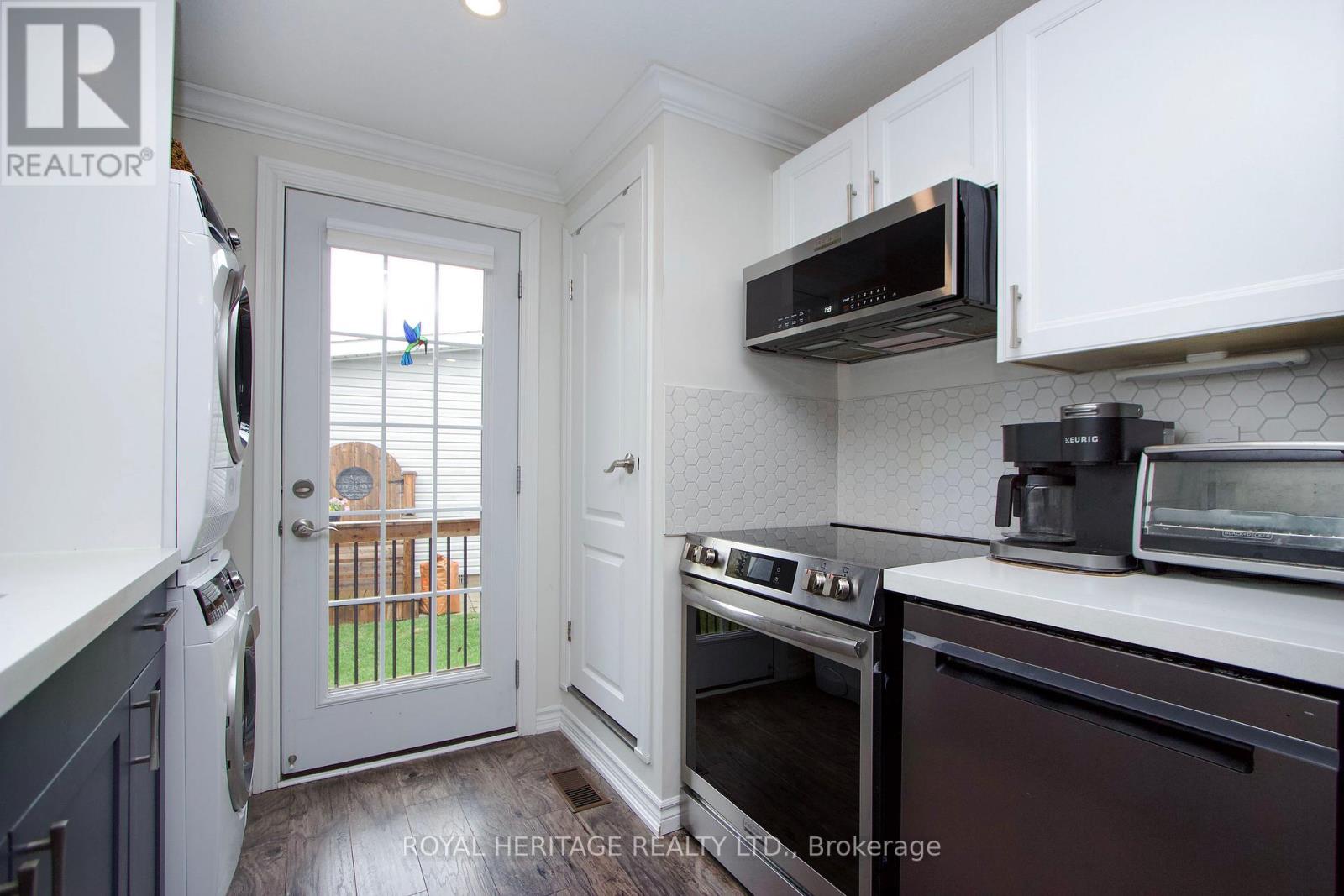 209 Wilmot Trail, Clarington (Newcastle), Ontario  L1B 1A9 - Photo 14 - E13046566