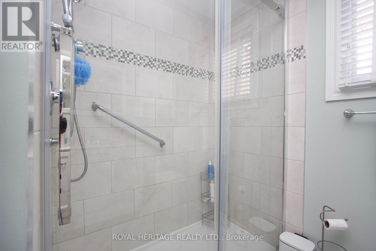 209 Wilmot Trail, Clarington (Newcastle), Ontario  L1B 1A9 - Photo 19 - E13046566