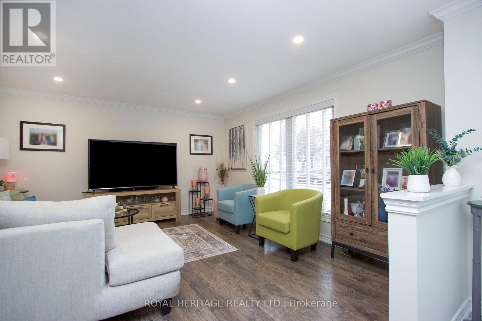 209 Wilmot Trail, Clarington (Newcastle), Ontario  L1B 1A9 - Photo 3 - E13046566