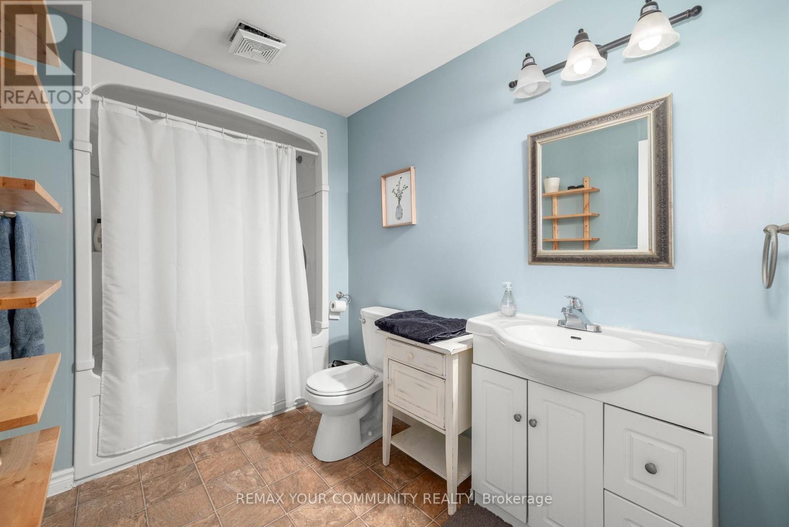 8 Champlain Boulevard, Kawartha Lakes (Lindsay), Ontario  K9V 0H9 - Photo 30 - X13046954