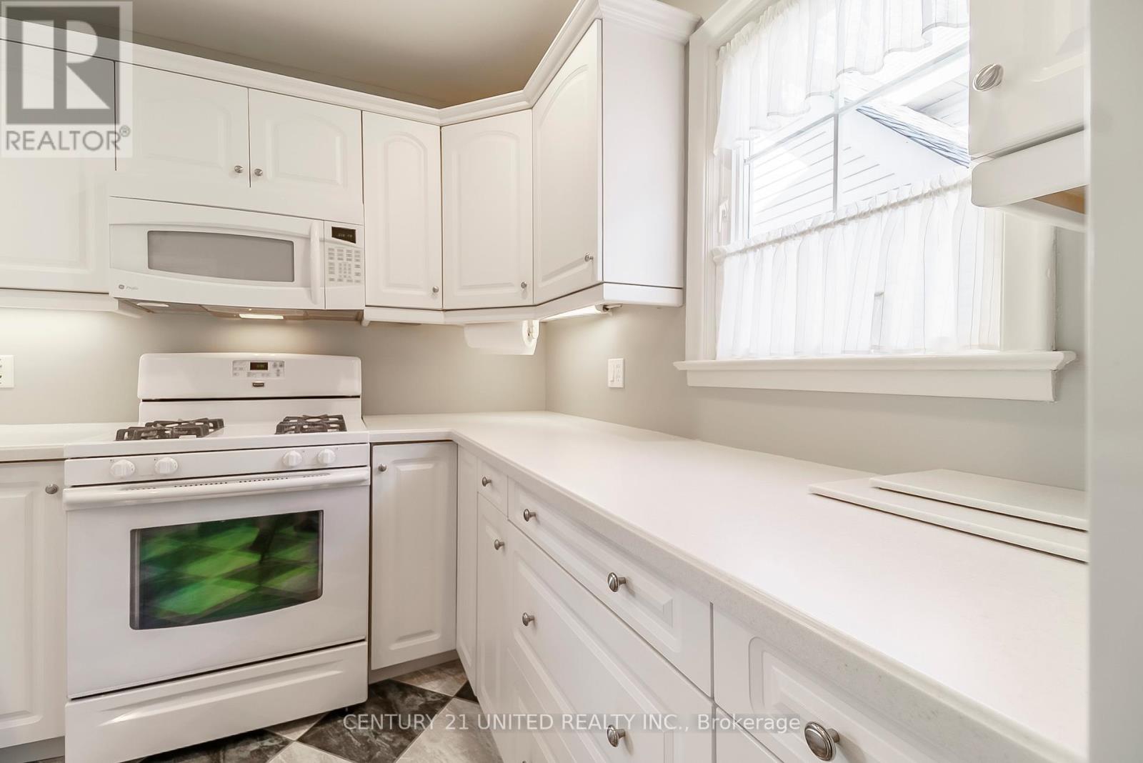 916 Valleyview Drive, Peterborough (Monaghan Ward 2), Ontario  K9J 6R1 - Photo 15 - X13047638