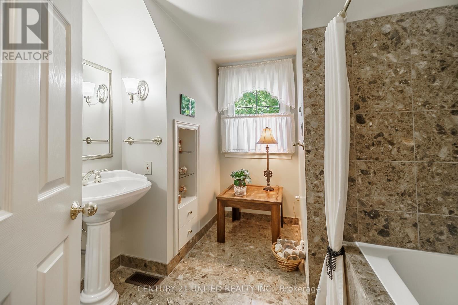 916 Valleyview Drive, Peterborough (Monaghan Ward 2), Ontario  K9J 6R1 - Photo 24 - X13047638