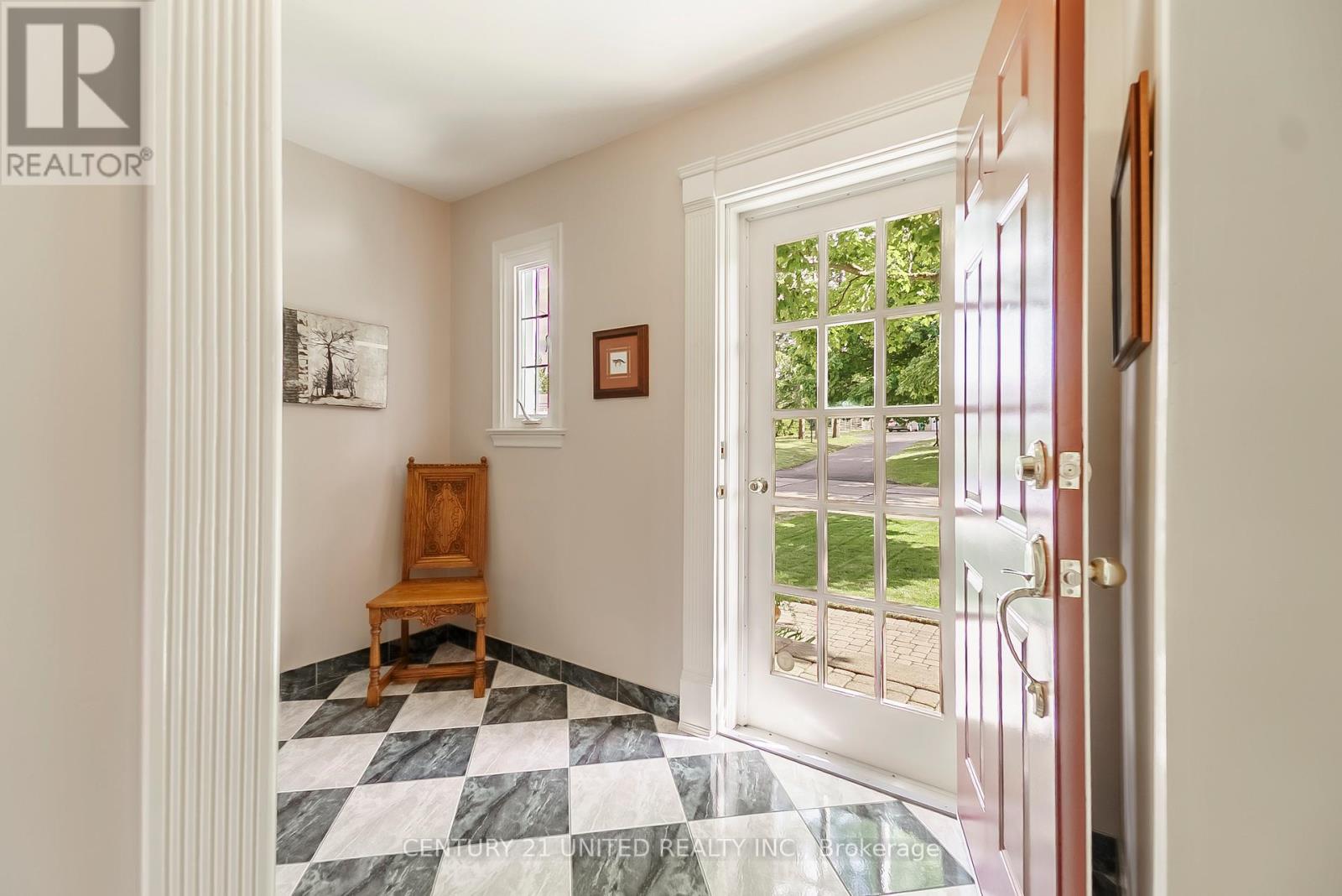 916 Valleyview Drive, Peterborough (Monaghan Ward 2), Ontario  K9J 6R1 - Photo 6 - X13047638