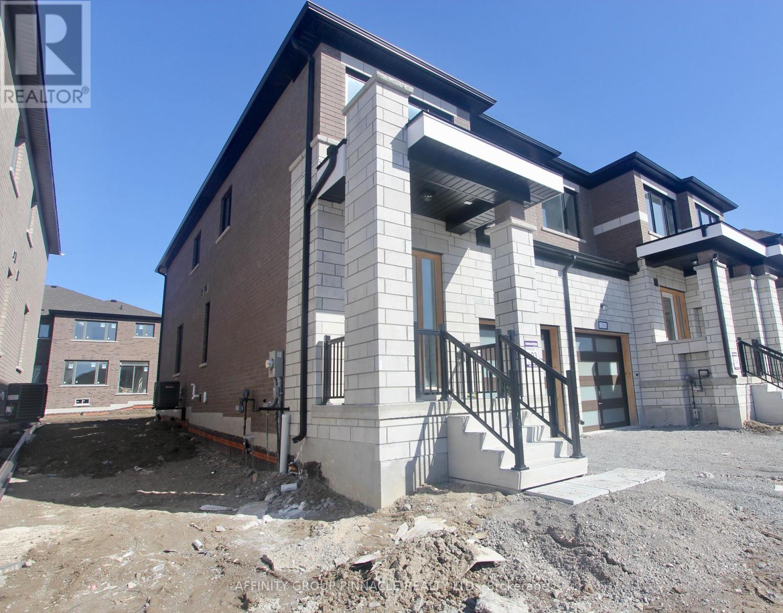 24 Walters Street, Kawartha Lakes (Lindsay), Ontario  K9V 0S2 - Photo 2 - X13047812