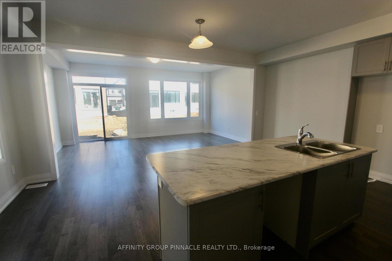 24 Walters Street, Kawartha Lakes (Lindsay), Ontario  K9V 0S2 - Photo 7 - X13047812