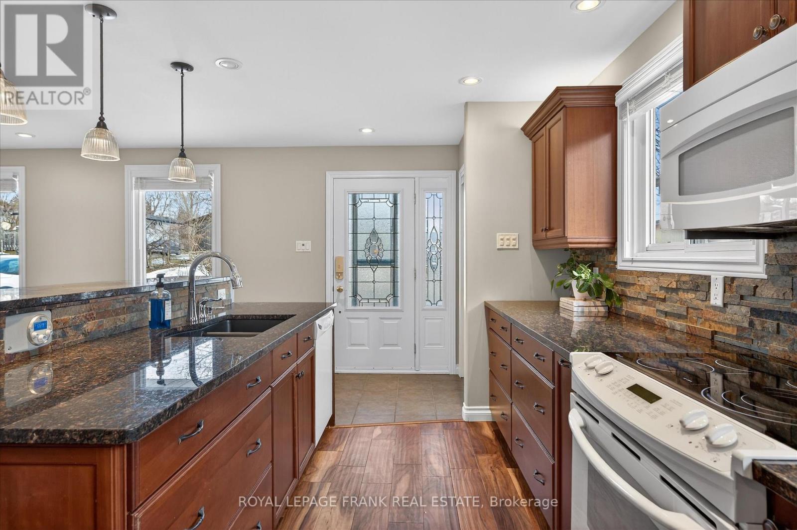 2139 Springwood Road, Peterborough (Monaghan Ward 2), Ontario  K9K 1N7 - Photo 10 - X13048984