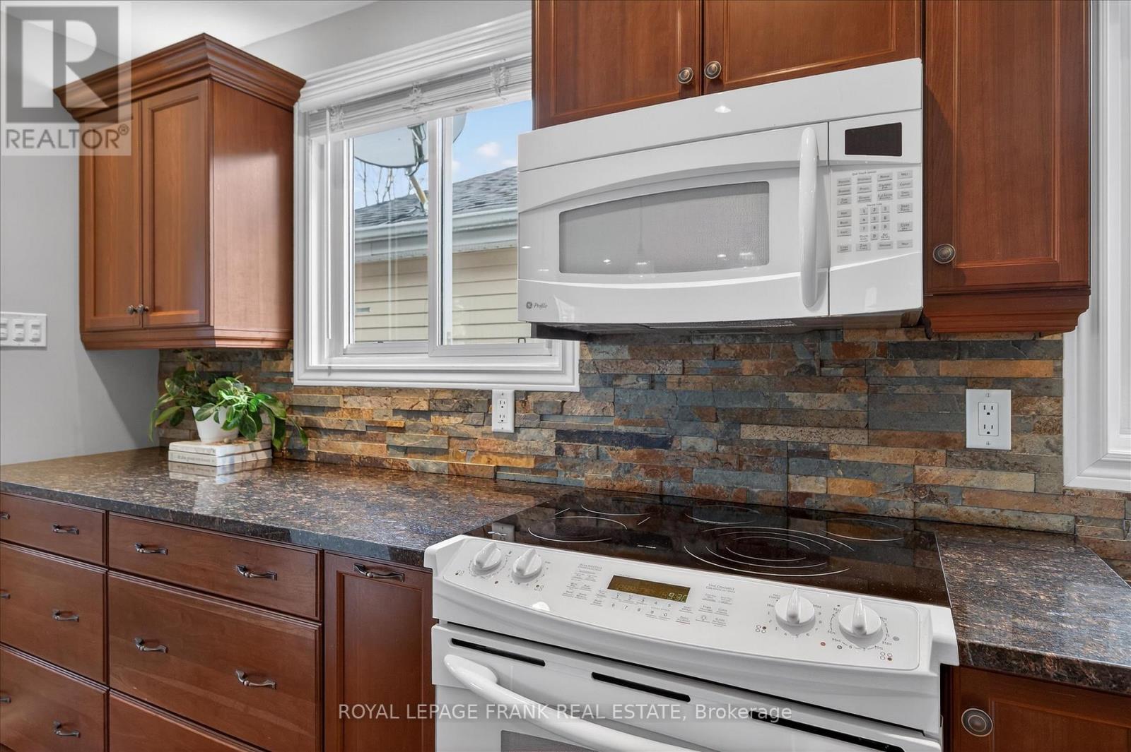 2139 Springwood Road, Peterborough (Monaghan Ward 2), Ontario  K9K 1N7 - Photo 14 - X13048984