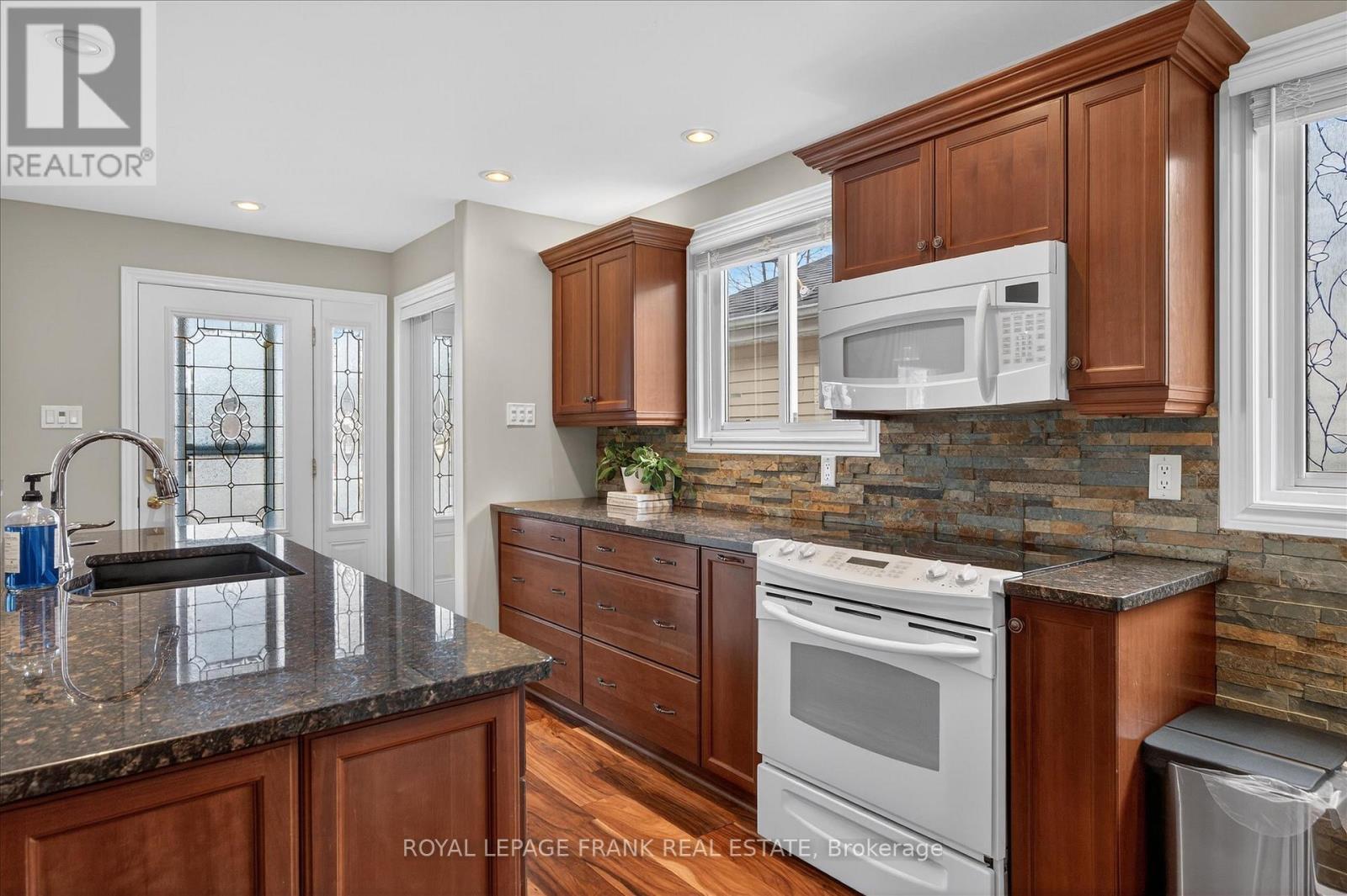 2139 Springwood Road, Peterborough (Monaghan Ward 2), Ontario  K9K 1N7 - Photo 9 - X13048984