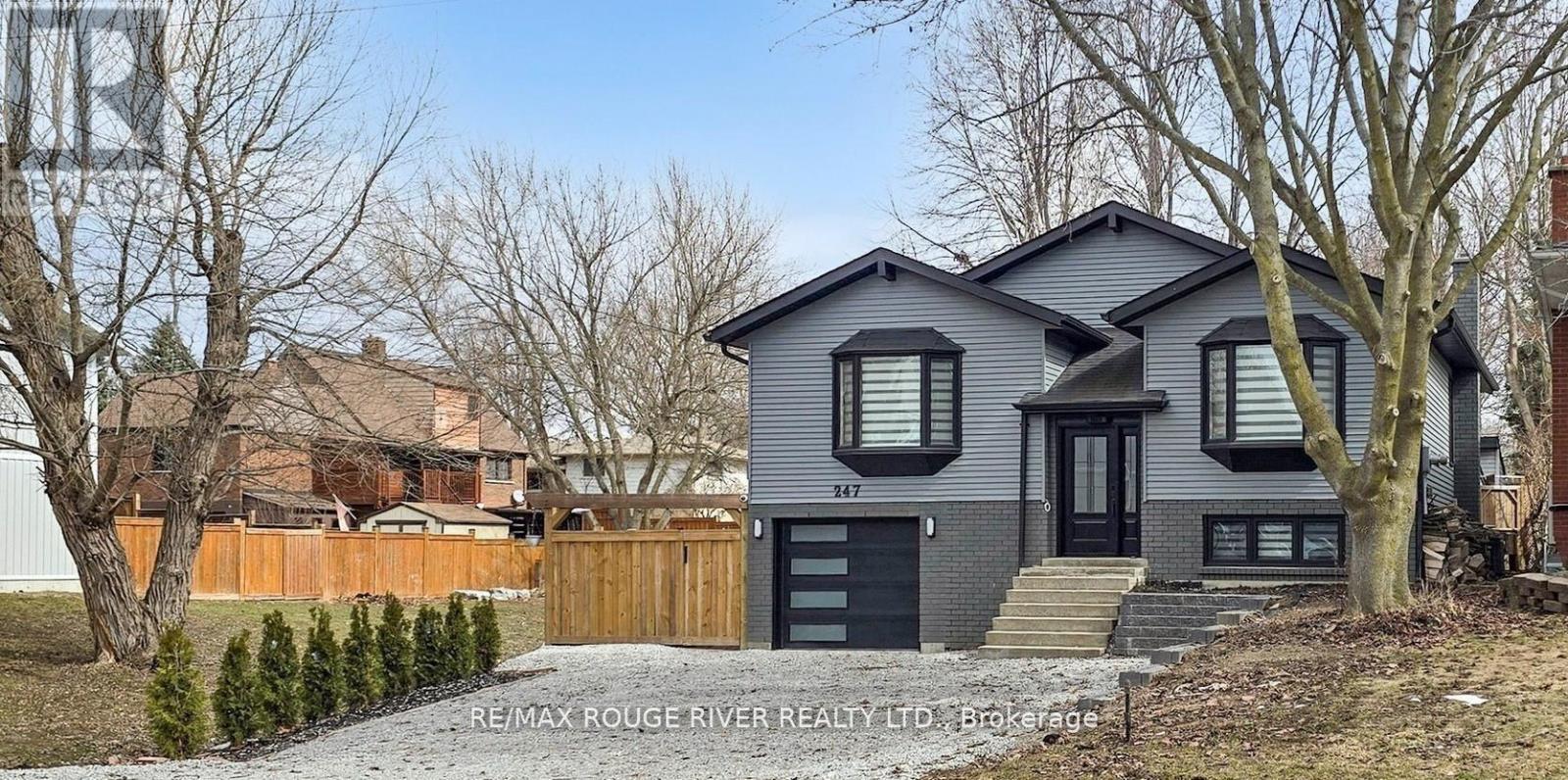 247 Beaver Street N, Clarington (Newcastle), Ontario  L1B 1J3 - Photo 2 - E13049018