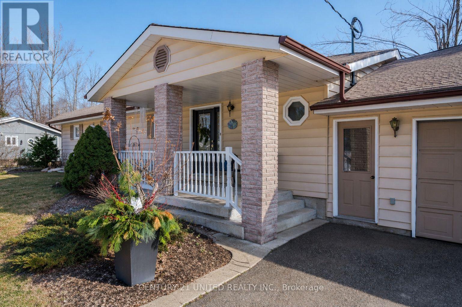 1 Lakeshore Boulevard, Selwyn, Ontario  K0L 1T0 - Photo 2 - X13049168