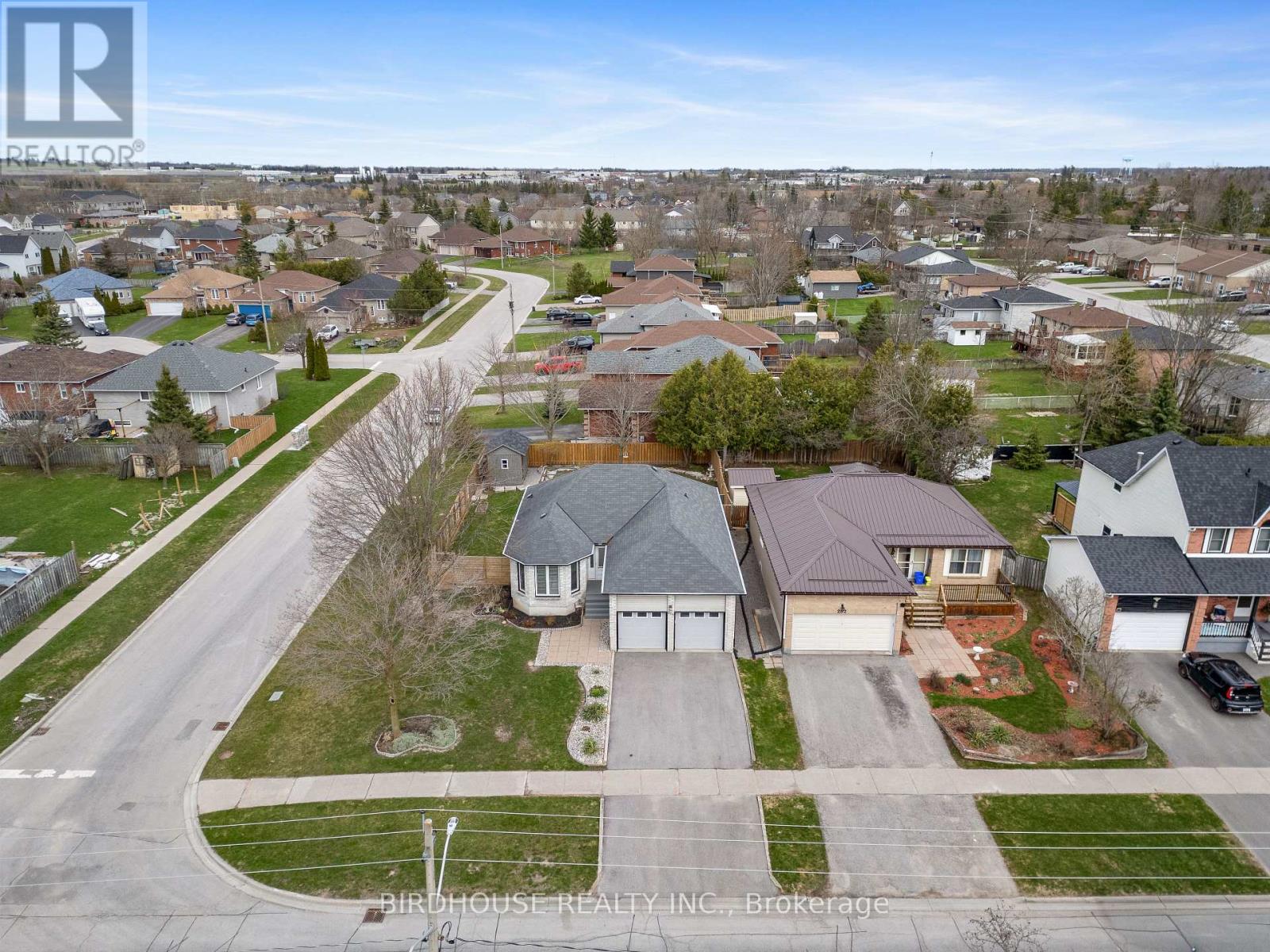 264 Victoria Avenue N, Kawartha Lakes (Lindsay), Ontario  K9V 6B9 - Photo 3 - X13051446