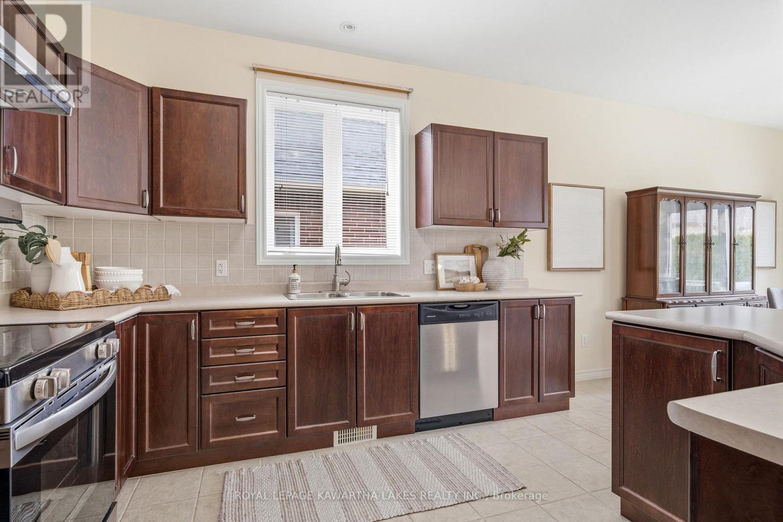 59 Ellis Crescent, Kawartha Lakes (Lindsay), Ontario  K9V 0A5 - Photo 23 - X13051722