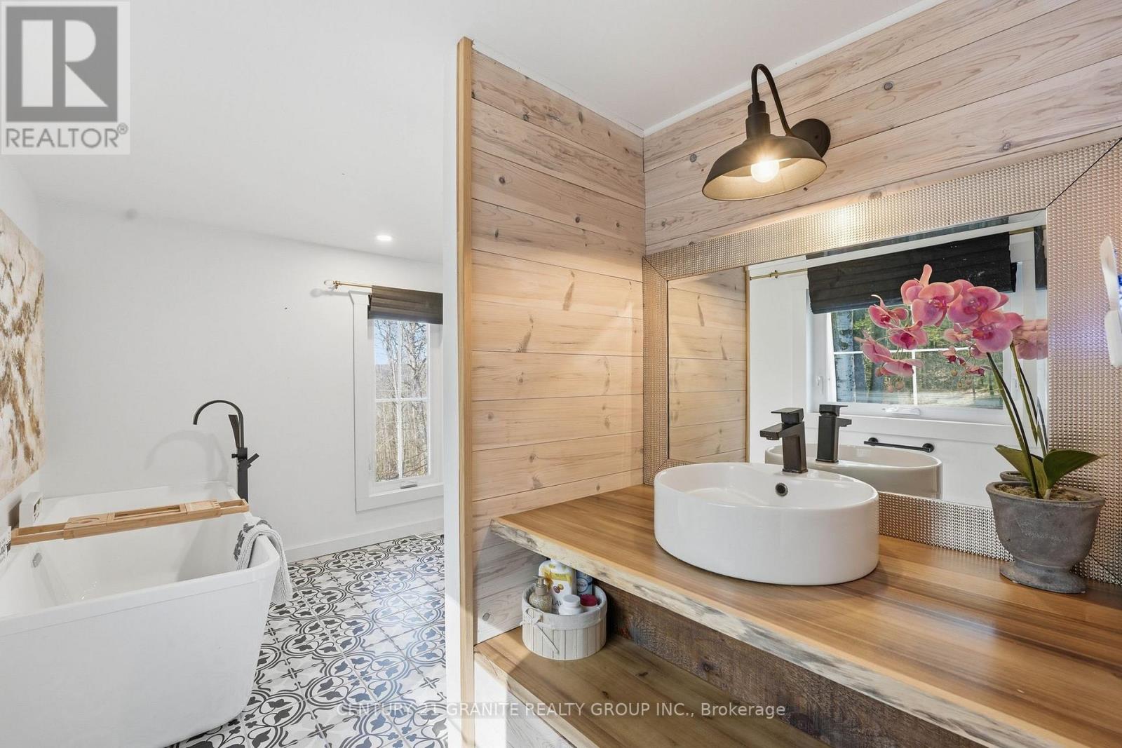 900 B New Carlow Road, Hastings Highlands (Monteagle Ward), Ontario  K0L 2R0 - Photo 18 - X13052638