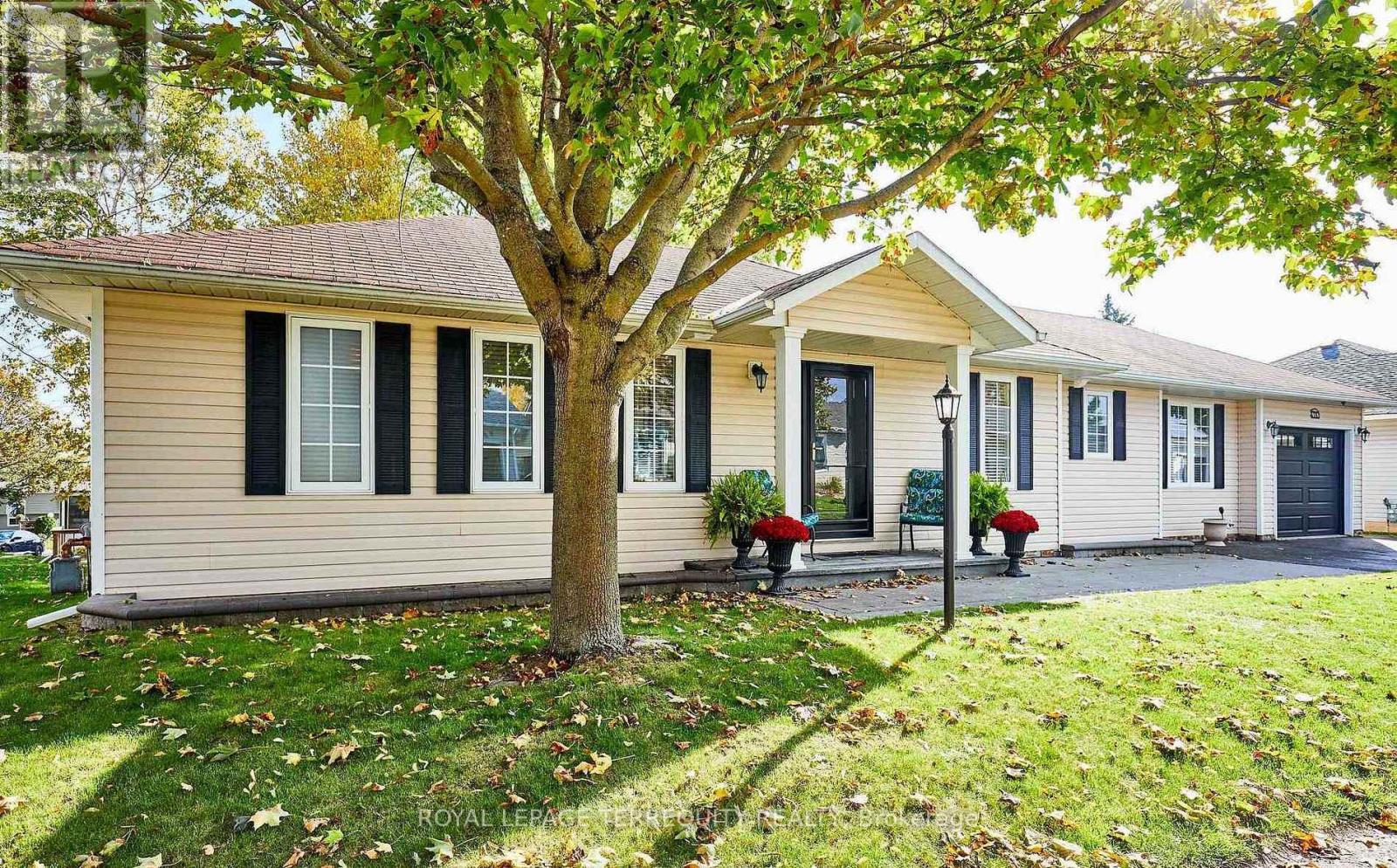 91a Wilmot Trail, Clarington (Bowmanville), Ontario  L1B 1B8 - Photo 2 - E13054108