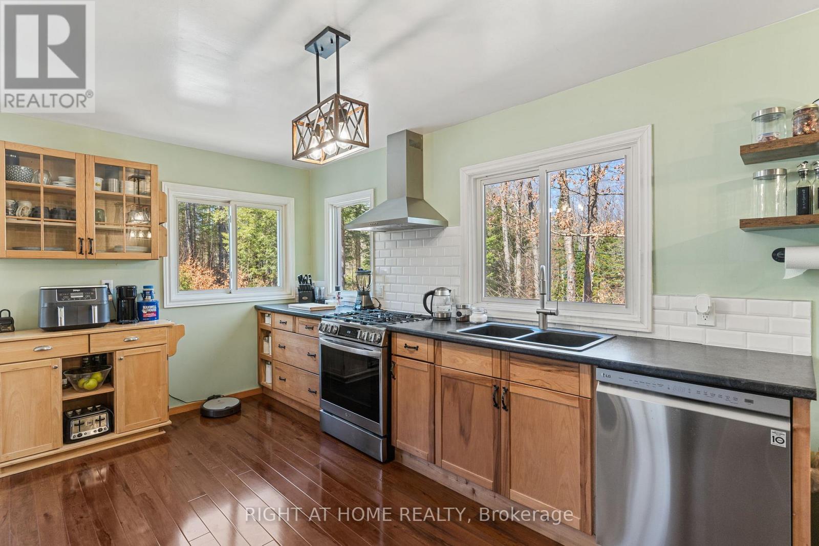 1066 Loop Road, Highlands East (Monmouth), Ontario  K0L 1C0 - Photo 15 - X13054550