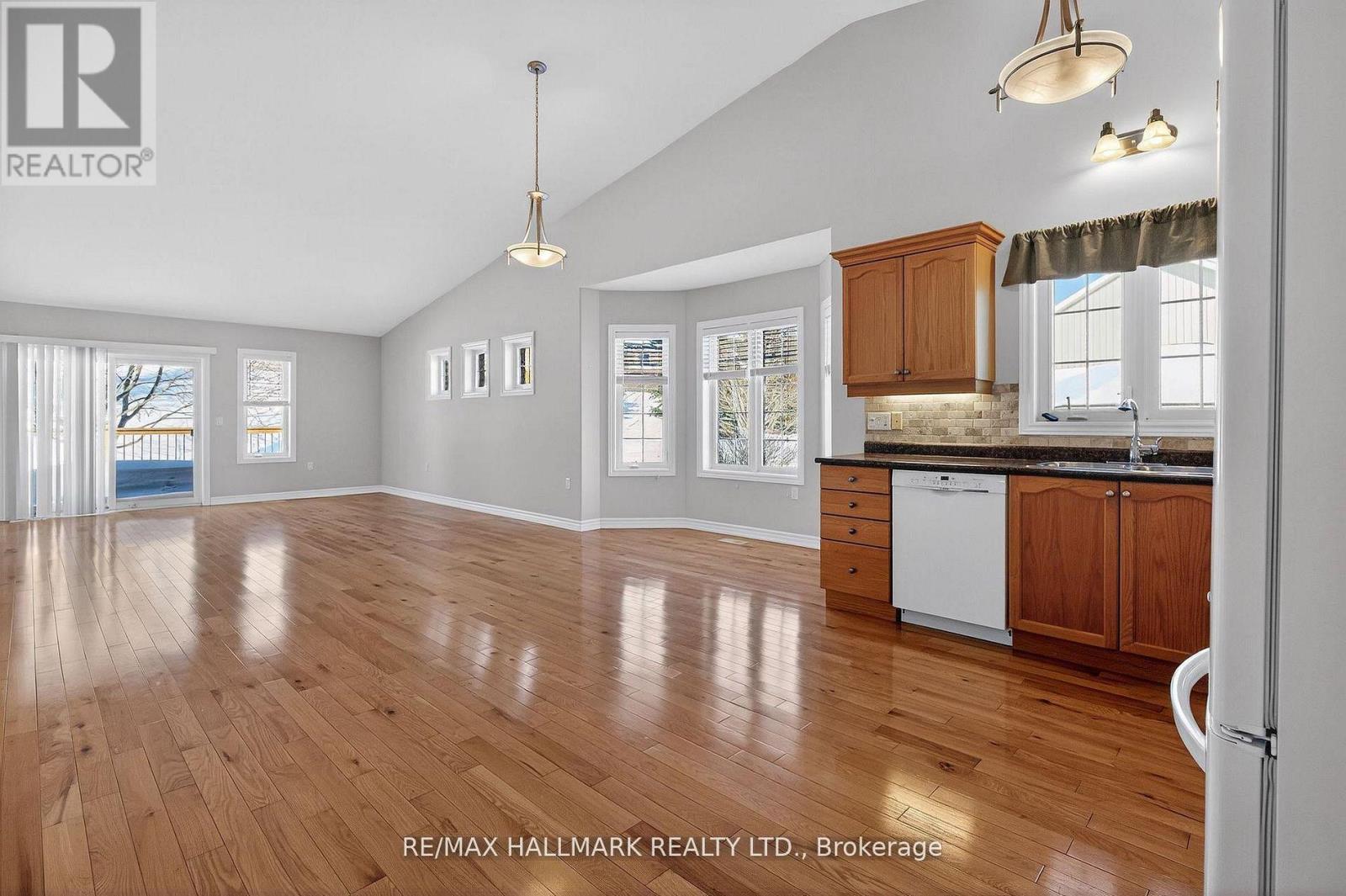 105 - 86 Village Crescent, Peterborough (Otonabee Ward 1), Ontario  K9J 8S7 - Photo 11 - X13055630