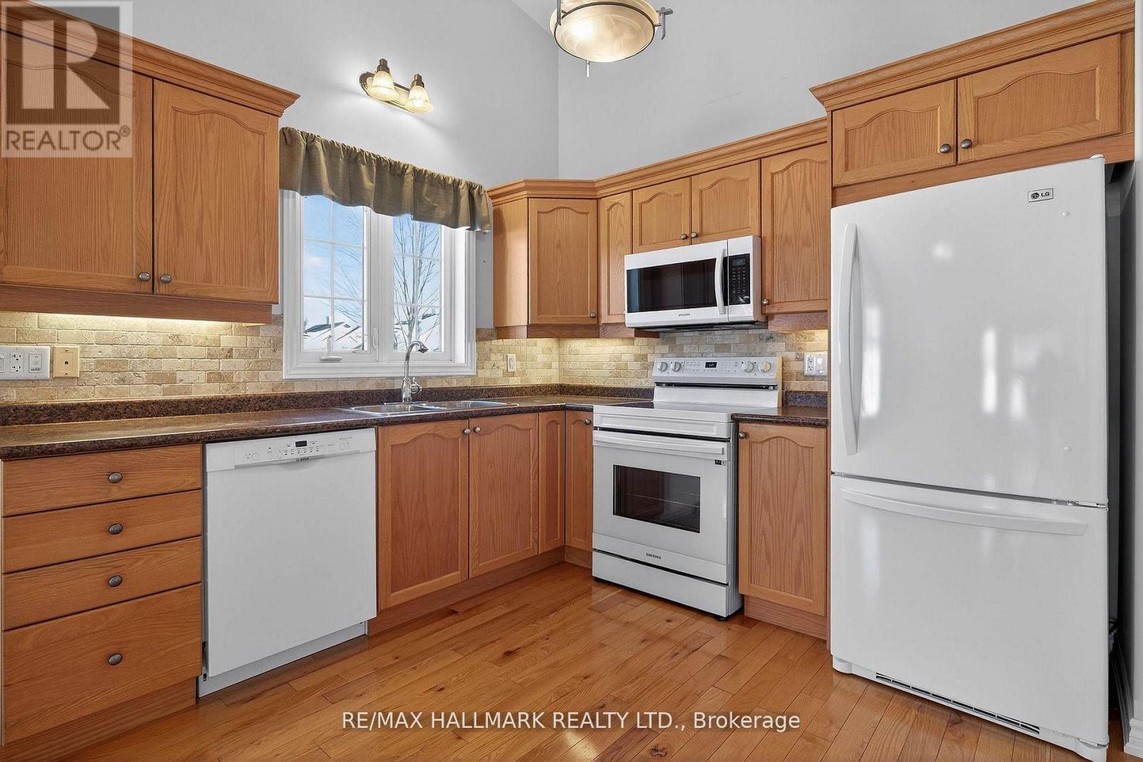 105 - 86 Village Crescent, Peterborough (Otonabee Ward 1), Ontario  K9J 8S7 - Photo 9 - X13055630