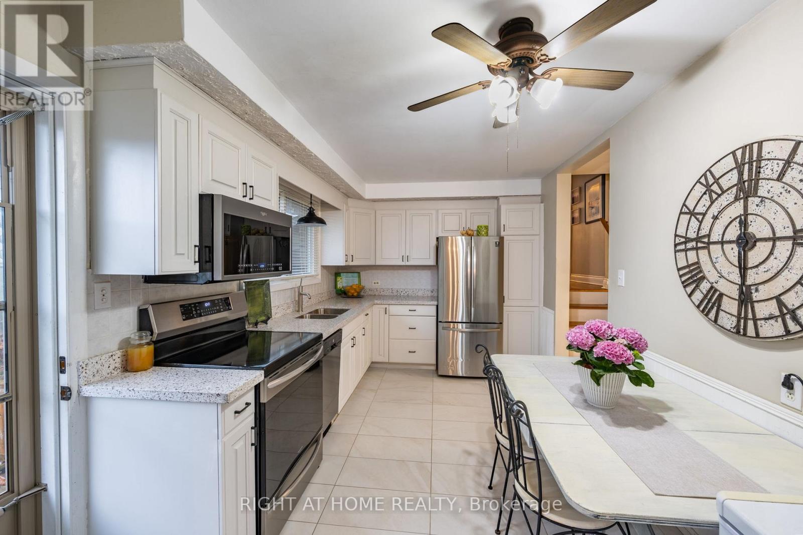 323 Lindan Avenue, Selwyn, Ontario  K9L 1K9 - Photo 3 - X13055976