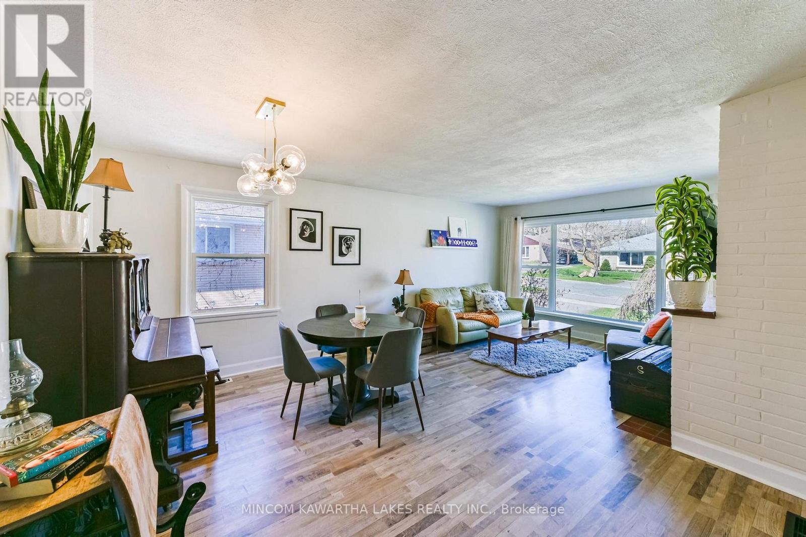 193 Shelbourne Street, Peterborough (Northcrest Ward 5), Ontario  K9H 5K3 - Photo 11 - X13056046