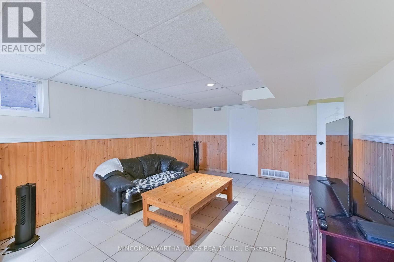 193 Shelbourne Street, Peterborough (Northcrest Ward 5), Ontario  K9H 5K3 - Photo 21 - X13056046