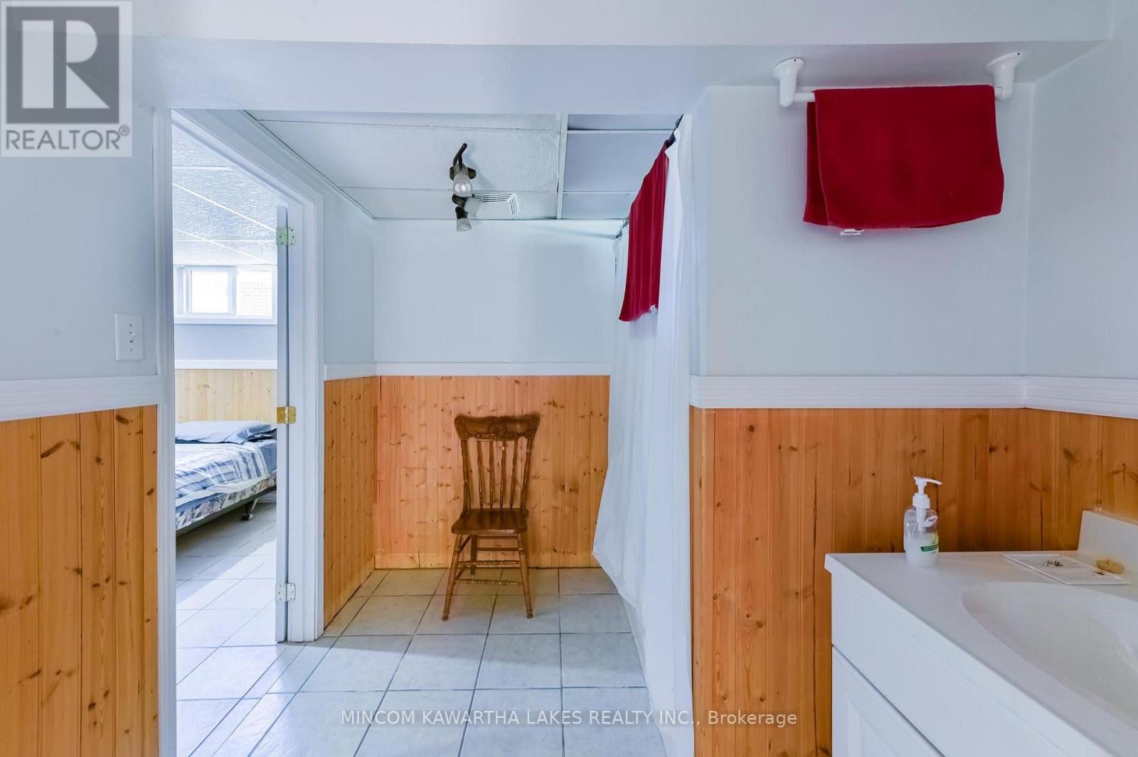 193 Shelbourne Street, Peterborough (Northcrest Ward 5), Ontario  K9H 5K3 - Photo 25 - X13056046