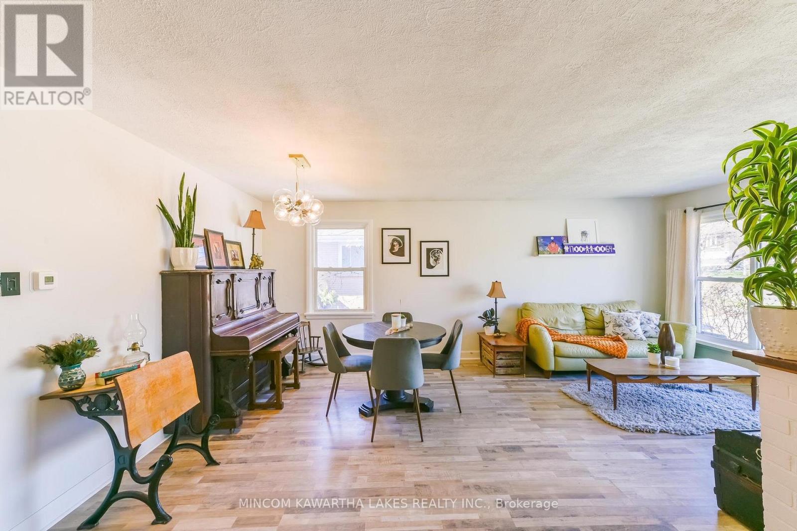 193 Shelbourne Street, Peterborough (Northcrest Ward 5), Ontario  K9H 5K3 - Photo 5 - X13056046