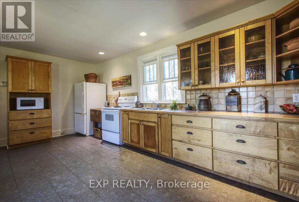 3749 Wallace Point Road, Otonabee-South Monaghan, Ontario  K9J 6Y3 - Photo 16 - X13056164