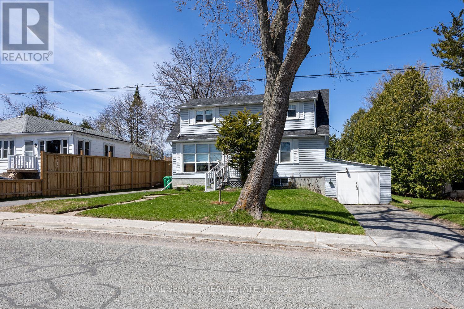 210 Shelbourne Street, Peterborough (Northcrest Ward 5), Ontario  K9H 5K4 - Photo 4 - X13056286