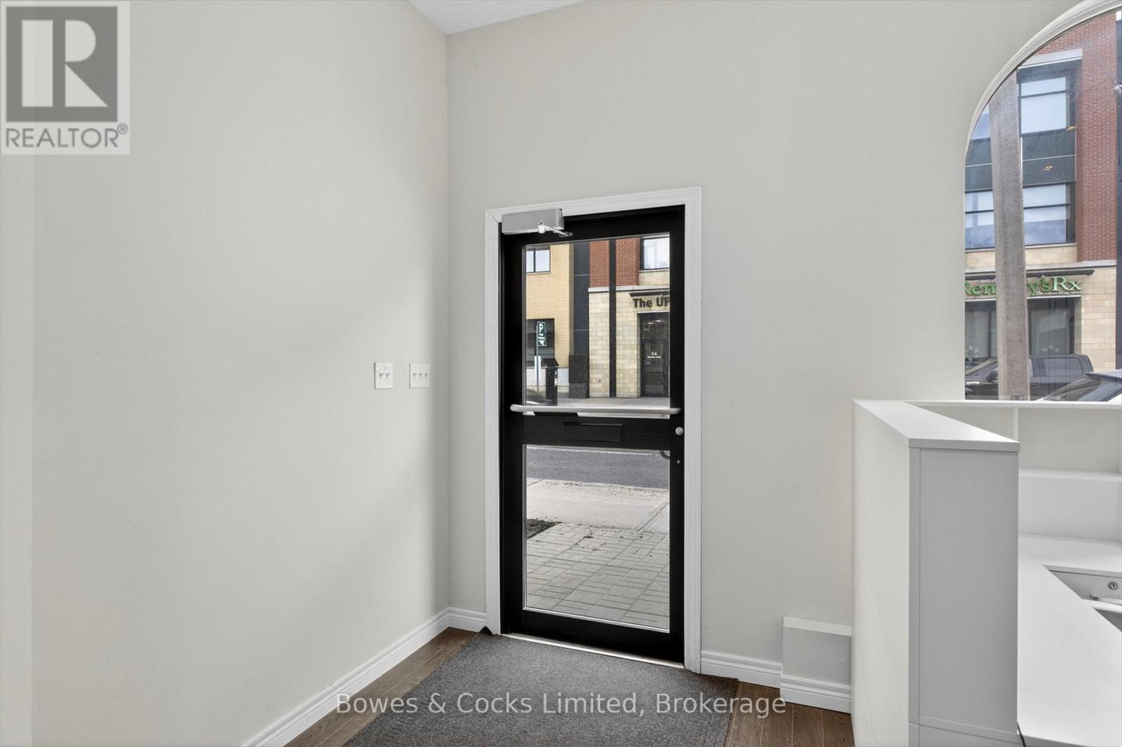 269 Charlotte Street, Peterborough (Town Ward 3), Ontario  K9J 2V3 - Photo 3 - X13057150