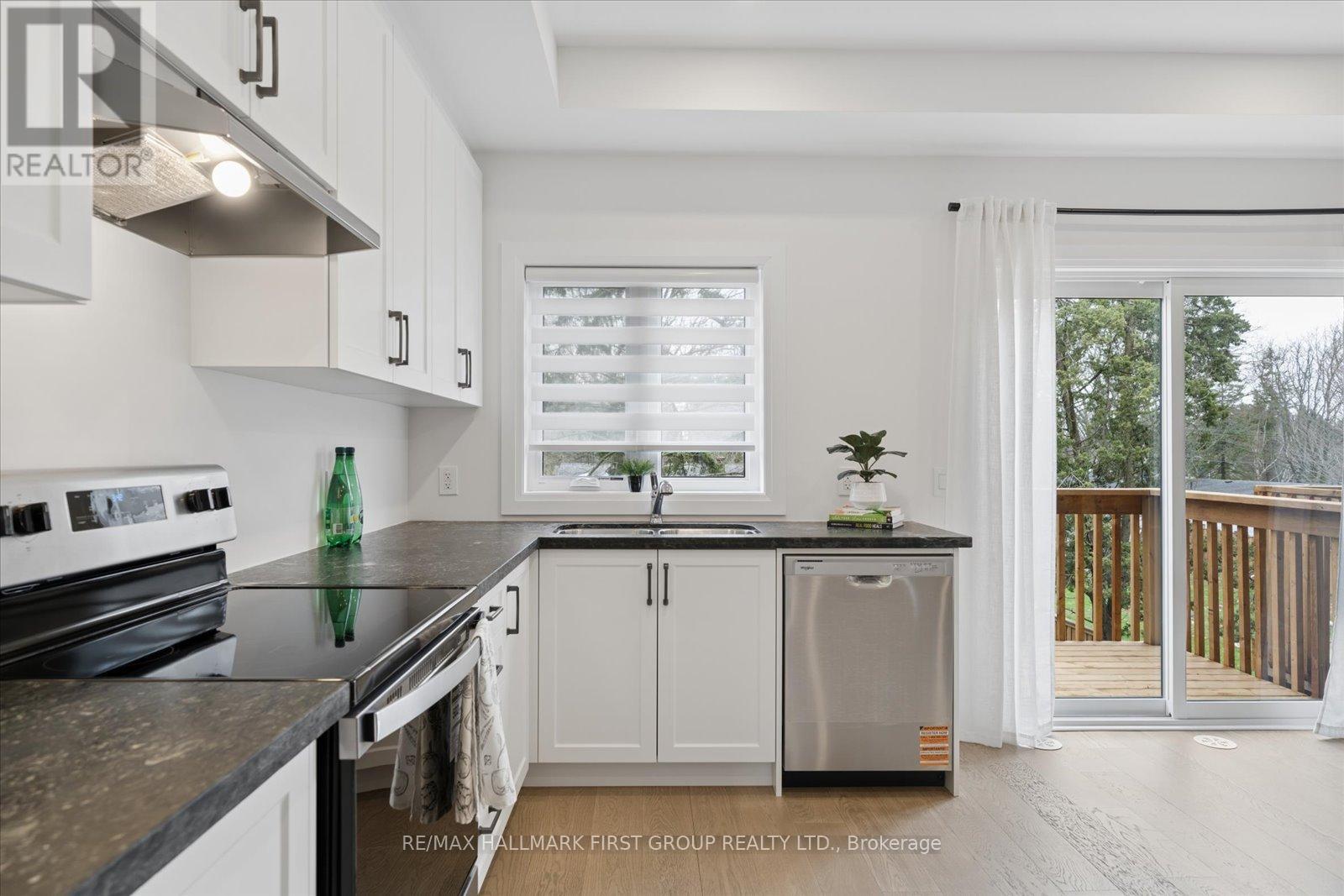 67 Marret Lane, Clarington (Newcastle), Ontario  L1B 0X2 - Photo 7 - E13056984