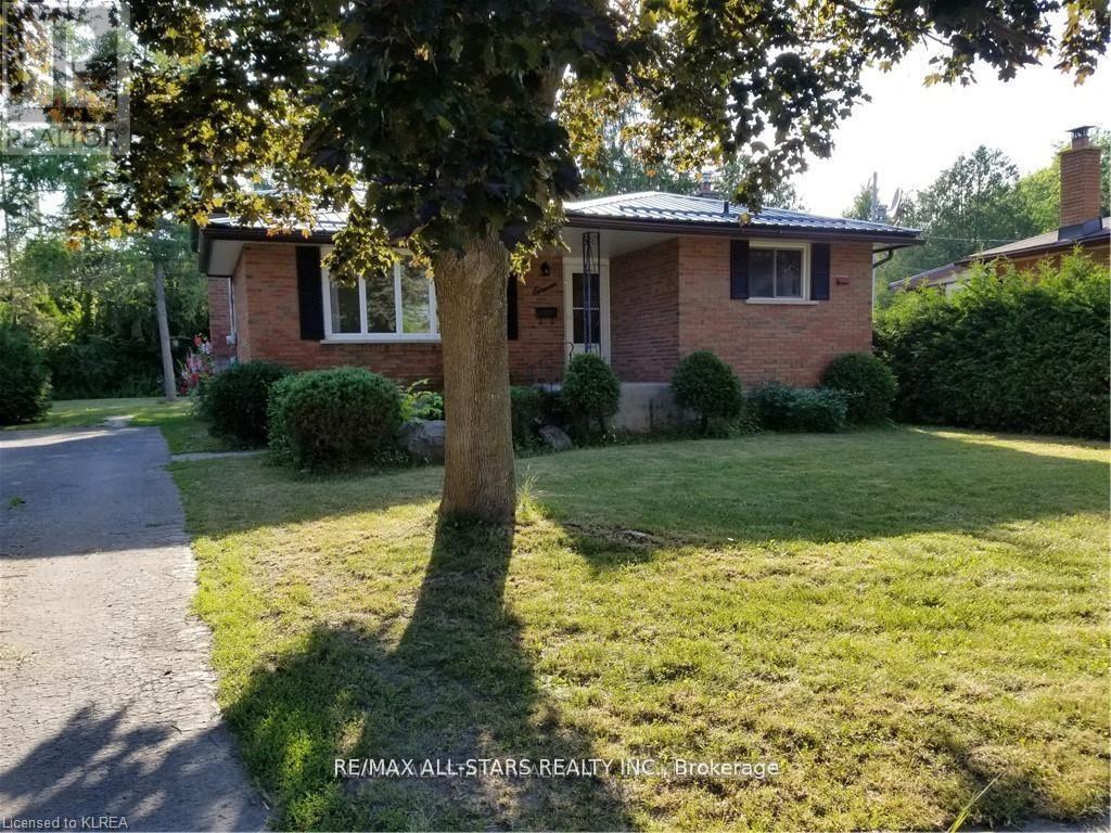 11 Roselyn Court, Kawartha Lakes (Lindsay), Ontario  K9V 4T8 - Photo 2 - X13058922